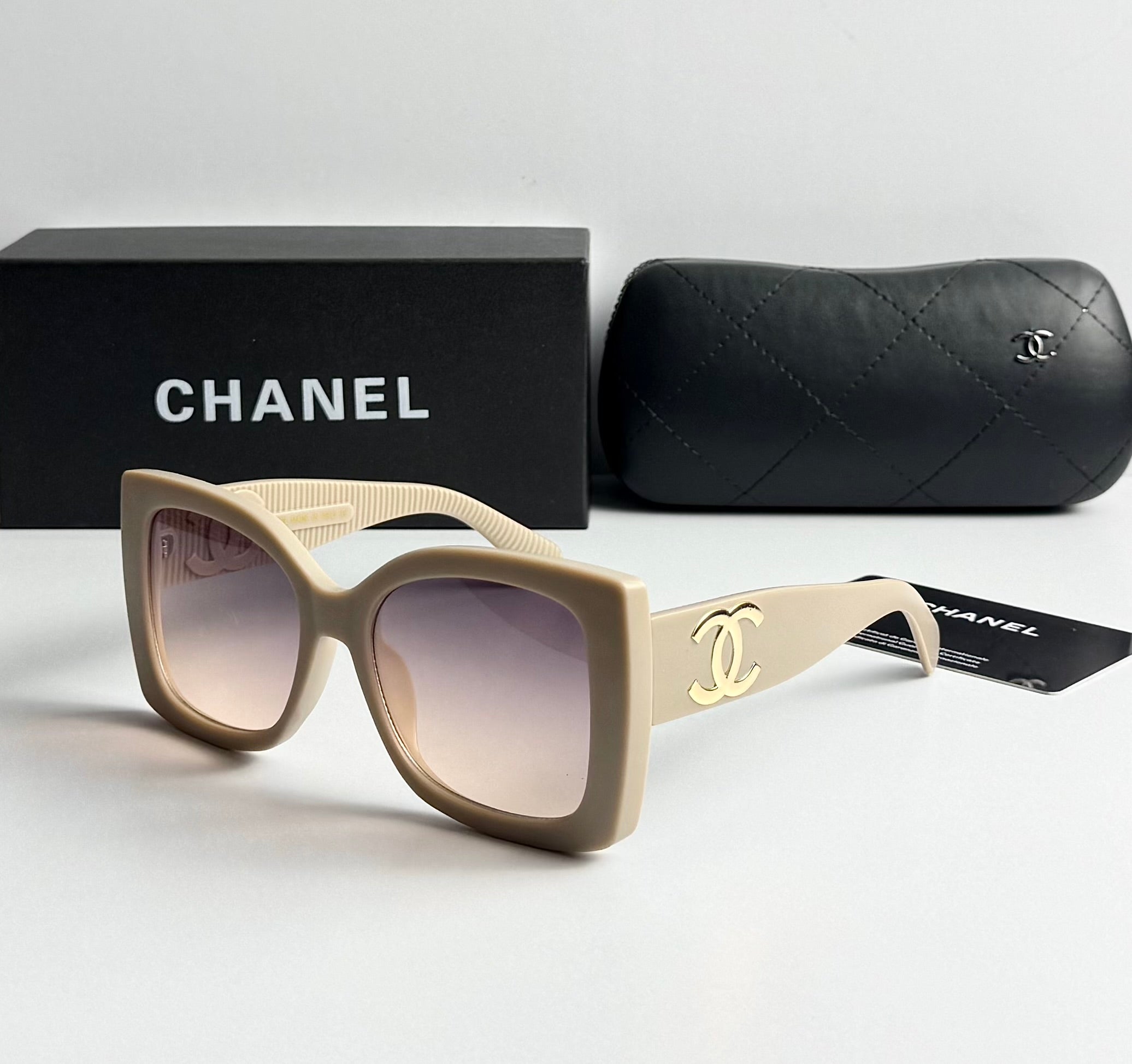 Chanel M2