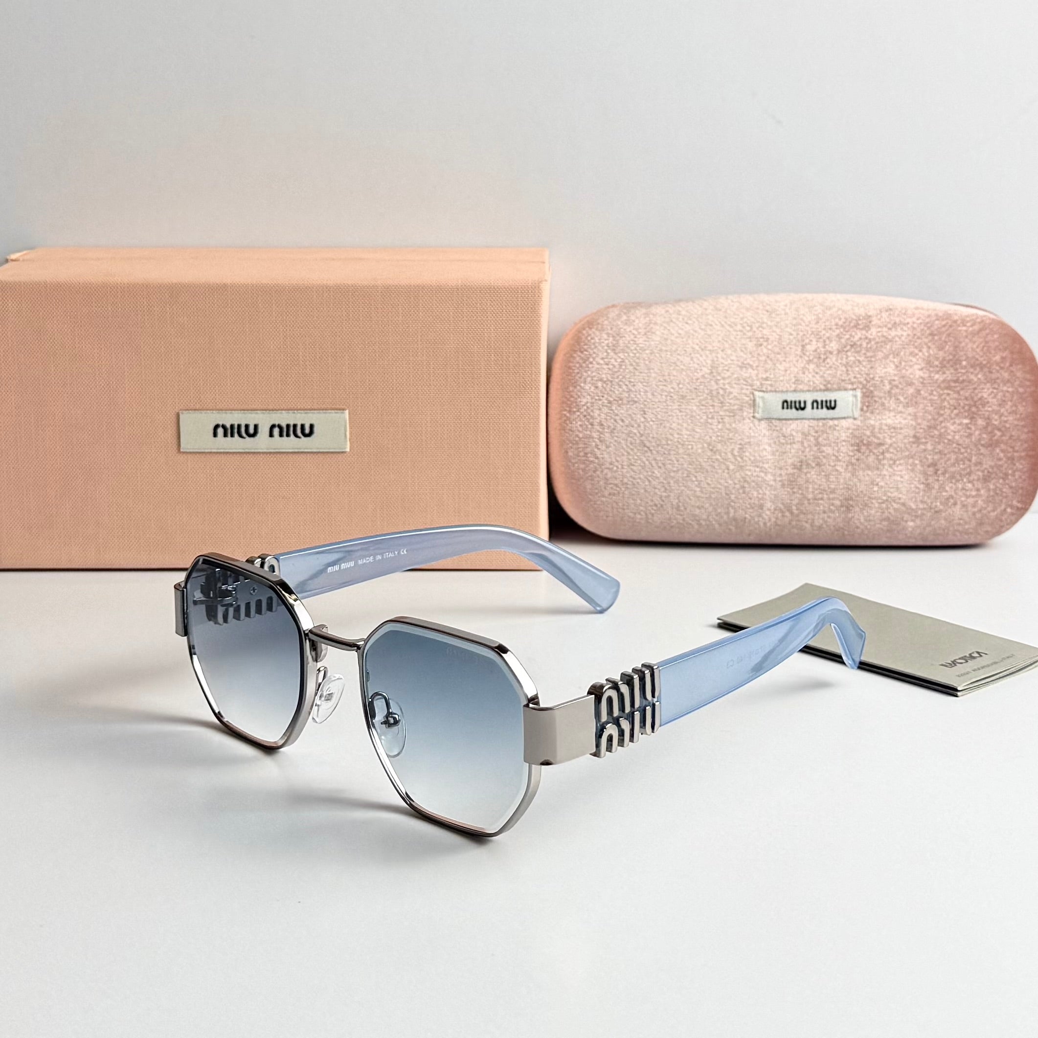 Miu miu M4
