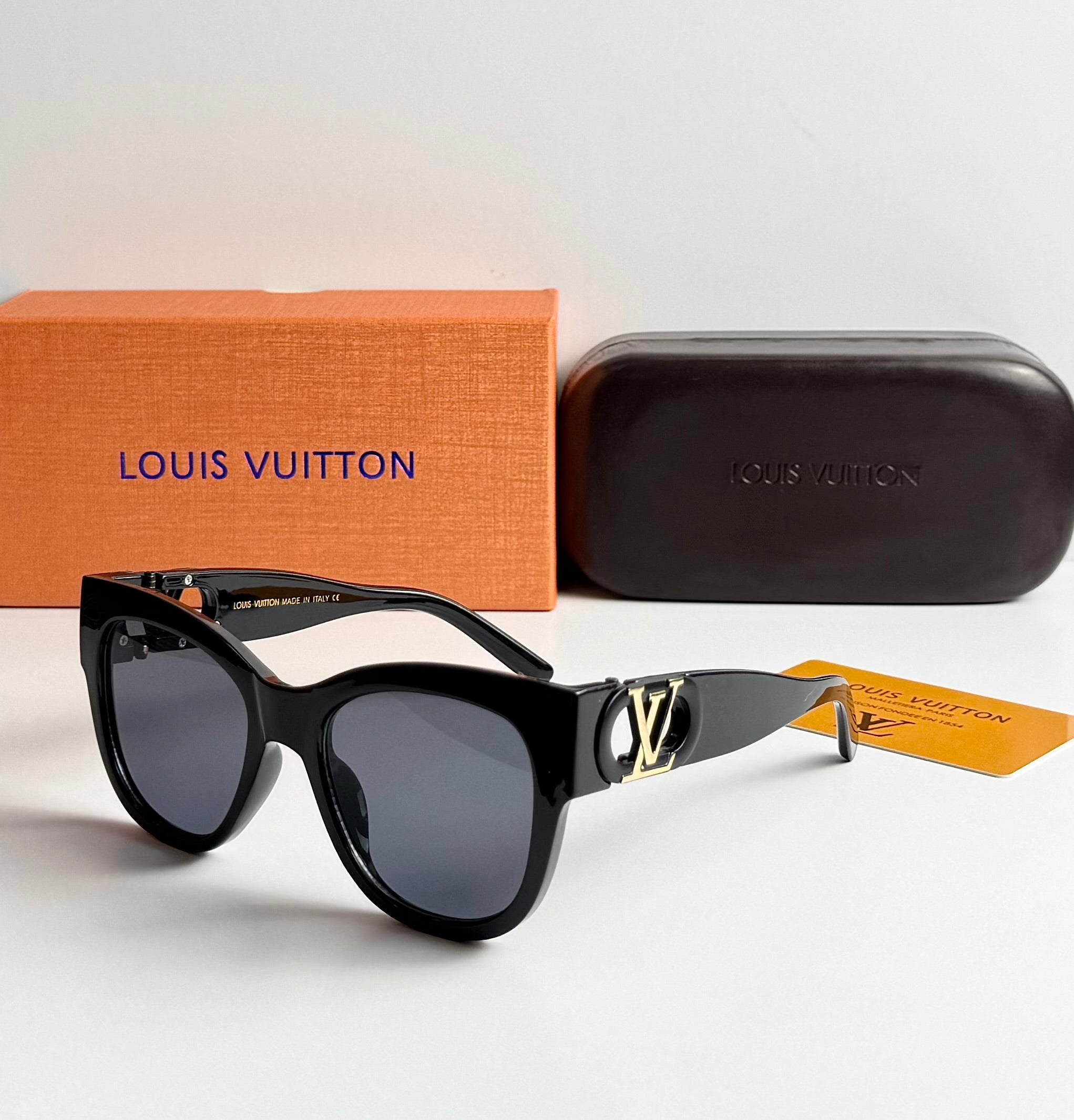 Louis Vuitton M4