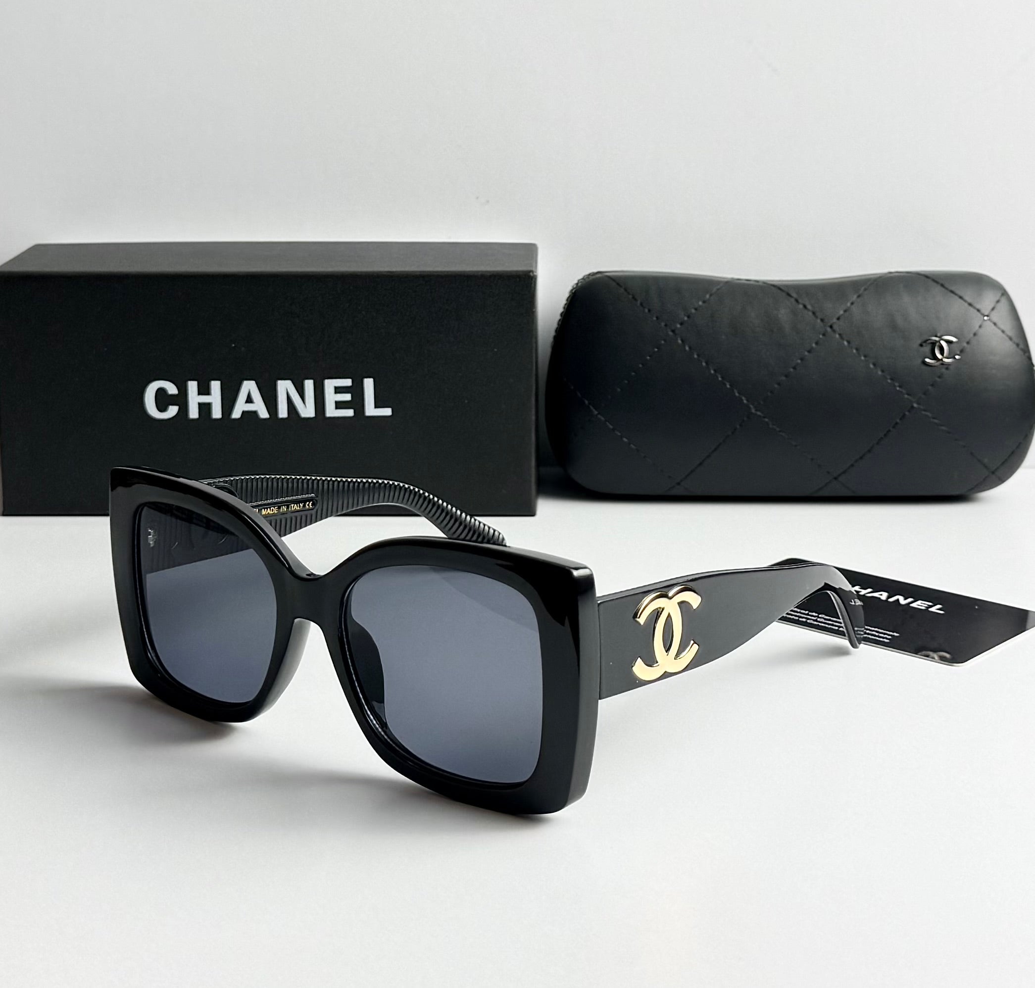 Chanel M2