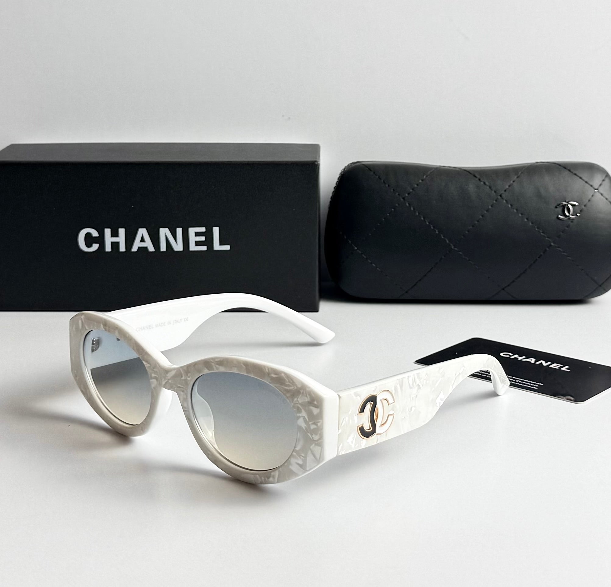 Chanel M4